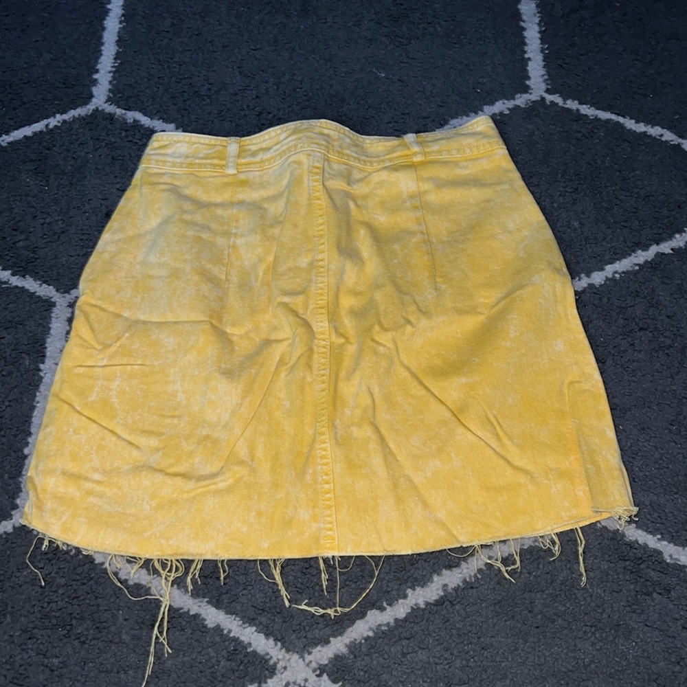 BDG Urban Outfitters Yellow Acid Wash Denim Mini Skirt Size Medium - Picture 5 of 6